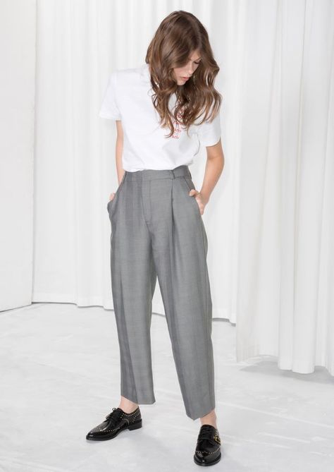 Gray Trousers Outfit Women, Grey Trousers Outfit Women, Gray Trousers Outfit, Grey Trousers Outfit, Grey Pants Outfit, Lookbook Casual, Gray Trousers, Trousers Outfit, New Look Fashion