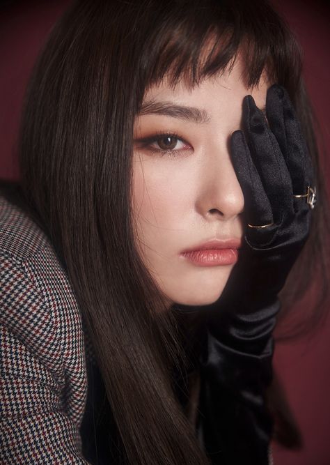 Seulgi | Red Velvet | Flickr Seulgi Photoshoot, Red Velvet Photoshoot, Dark Makeup Looks, Bold Eyeliner, Light Makeup Looks, Shiny Eyes, Pretty Makeup Looks, Red Velvet Seulgi, Dark Makeup