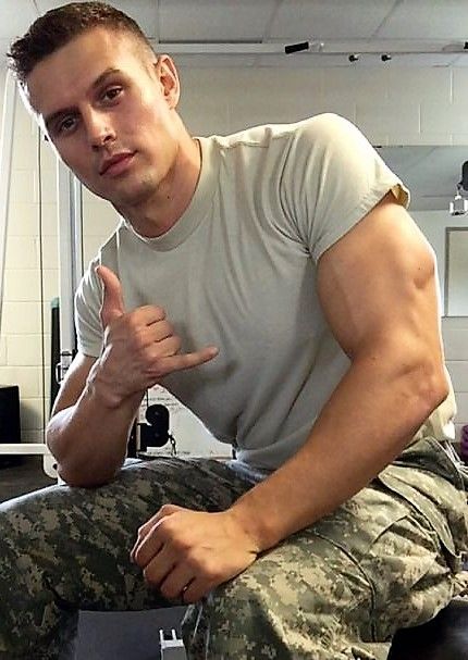 Dan Rockwell Army Video, Dan Rockwell, Men In Uniform, Rock On, Muscle Men, Us Army, Gift Cards, Soldier, How To Look Better