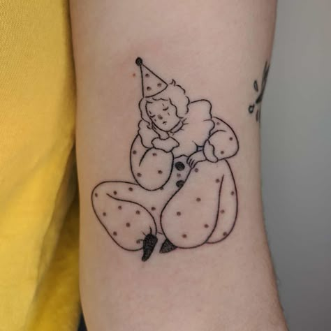 Handpoked Tattoos on Instagram: “Sleepy clown for Dru! I always really enjoy tattooing clowns, come and get some more 🤡” Pierrot Clown, Clown Tattoo, Handpoke Tattoo, Theme Tattoo, Inspiration Tattoos, Weird Tattoos, Poke Tattoo, 1 Tattoo, Dainty Tattoos