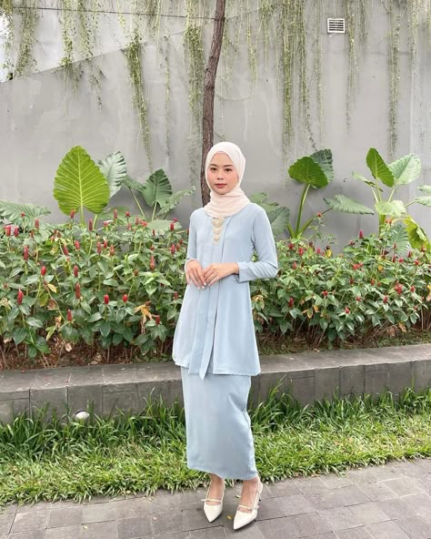 Bridesmaid Malaysia, Malaysian Outfit, Kebaya Bridesmaid Hijab, Malaysia Clothes, Malaysian Dress, Spill Ootd, Hijab Bridesmaid, Ootd Lebaran, Kebaya Bridesmaid