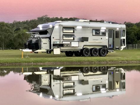 Kedron Caravans Unveils Amazing Tri-axle Caravan - Video - Time to Roam Off Road Caravan, Diy Camper Trailer, Luxury Caravans, Expedition Trailer, Cool Rvs, Adventure Trailers, Luxury Campers, Off Road Camper Trailer, Off Road Camping