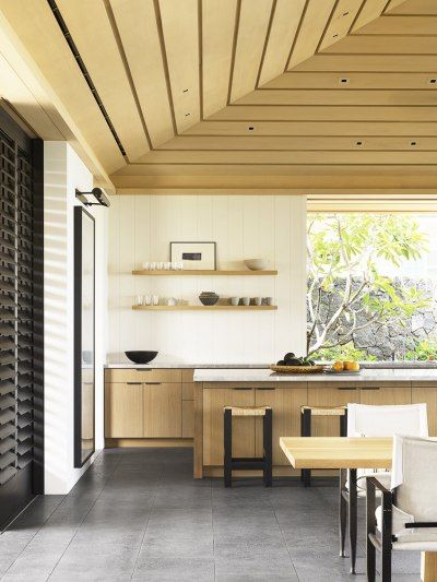 wood vaulted ceiling, black and white kitchen decorating ideas Organic Homes, House In Hawaii, Minimalist Beach House, Kailua Beach, Kitchen Things, Hawaii Homes, Wood Ceiling, Ceiling Ideas, Kitchen Ceiling