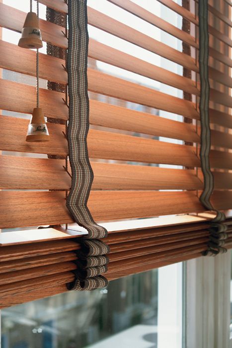 wooden blinds with decorative tapes. Grey Kitchen Blinds, Types Of Blinds, Bathroom Blinds, Budget Blinds, Modern Blinds, Living Room Blinds, Bedroom Blinds, Horizontal Blinds, Blinds Design