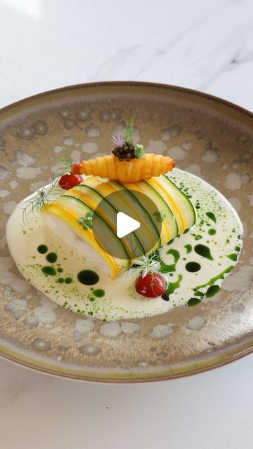 Fish Starters Fine Dining, Vegetarian Fine Dining Recipes, Fine Dining Fish Recipes, Fish Dishes Fine Dining, Fine Dining Soup, Fish Fine Dining, Fancy Fish Dinner, Michelin Star Food Plating, Fish Dishes Recipes