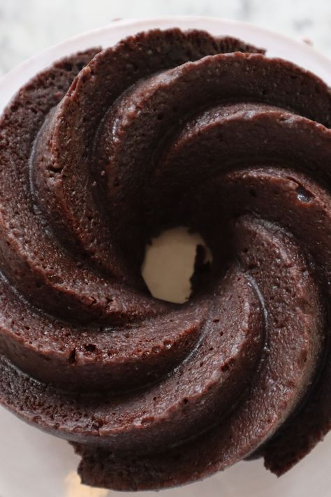 Chocolate Rum Cake Recipe, Banana Bundt Cake Recipe, Chocolate Rum Cake, Rich Chocolate Dessert, Banana Bundt Cake, Banana Bundt, Rum Cake Recipe, Pumpkin Bundt Cake, Bundt Cake Recipe