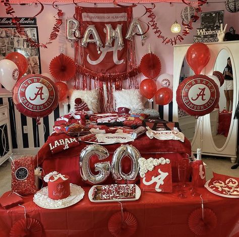 University Of Alabama Acceptance, Alabama Bed Party, Bama Bed Party, Bama Bound Graduation Party, Bama Aesthetic, University Of Alabama Aesthetic, Bed Party College, Alabama Cake, Alabama Wallpaper