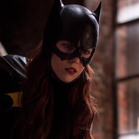 BabstheBat on Instagram: “Batgirl movie? I'm so ready. Photo by the lovely and amazing @jessicavillan_cosplayphotog #batgirl #batgirlmovie #batgirlactress…” Batgirl Movie, Barbara Gordon Oracle, Batgirl Art, Comic Cosplay, Batgirl Cosplay, Gotham Knights, Batman Arkham City, Barbara Gordon, Vampire Girls