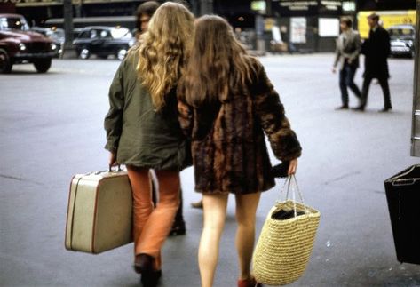 Fascinating Vintage Color Pictures of London in the ‘60s ~ Vintage Everyday London Aesthetic Vintage, Pictures Of London, Hyde Park Corner, 60s Aesthetic, Aesthetic London, Carnaby Street, St James' Park, London Baby, London Aesthetic