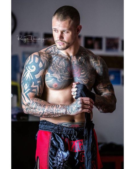 Guy Higgins on Instagram: ““Wrapped up” 🤙🏼🤙🏼🙏🏼 Another badass edit from @rplusmphoto !! Thanks you man! 📸: @rplusmphoto with #thestablemodels #muaythai #nakmuay…” Guy Higgins, Tattooed Guys, Tattooed Men, Hand Tattoos For Guys, Country Men, Baby Tattoos, Art Tattoos, Dream Guy, Tattoo Idea