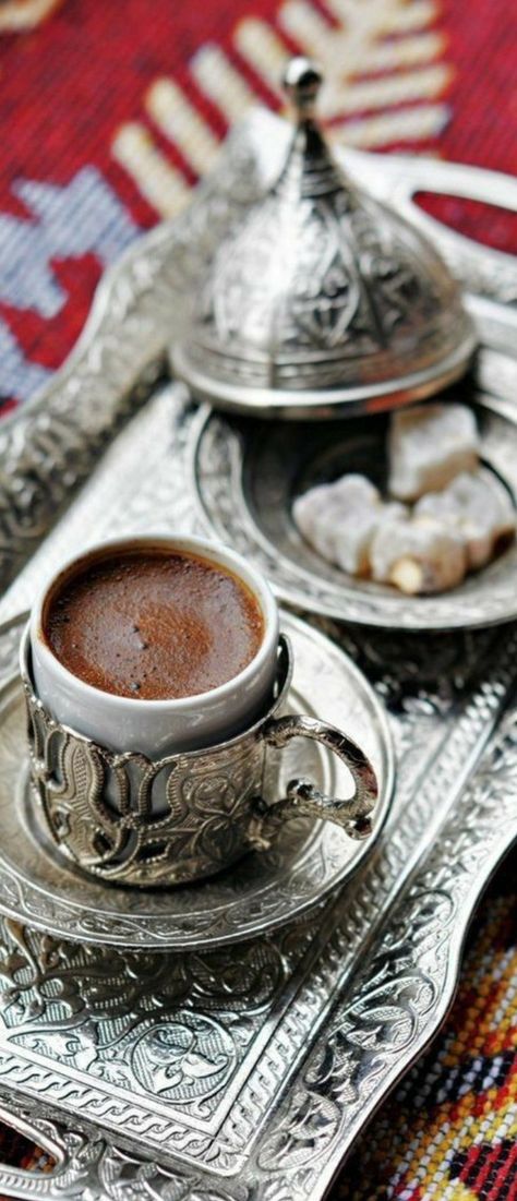 Turkish Food Traditional, Turkish Coffee Cups, About Coffee, Coffee Breakfast, Chocolate Tea, Good Morning Coffee, Turkish Coffee, Coffee Cozy, Coffee Cafe