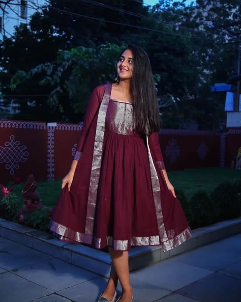 Frock Models, Frocks And Gowns, Simple Frock Design, Long Gown Design, Simple Frocks, Simple Kurta Designs, Simple Kurti Designs, Stylish Short Dresses, Girls Frock Design