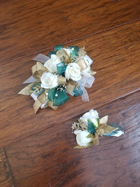 Green Dress Corsage, Green And Gold Corsage, Emerald Green Corsage, Green And Gold Prom, Formal Corsage, Prom 2k22, Mailbox Bows, Diy Wrist Corsage, Gold Corsage