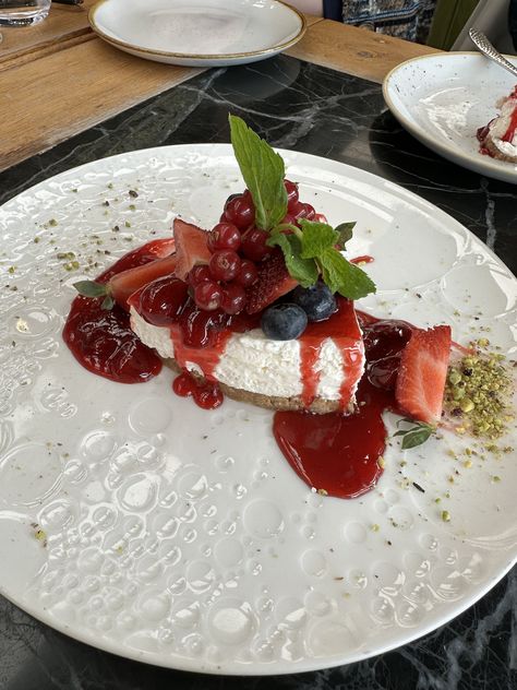 #food #dessert #cheesecake #restaurant #lunch #tasty #inspo #aesthetic #greece #thessaloniki #chalaro Cheesecake Restaurant, Greece Thessaloniki, Aesthetic Greece, Dessert Restaurant, Dessert Cheesecake, Restaurant Lunch, Dessert Restaurants, Best Cheesecake, Food Dessert