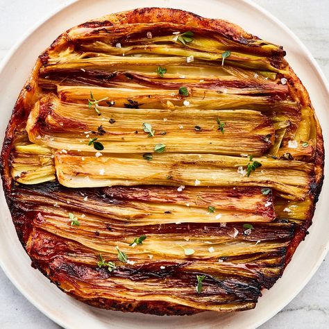 Tarte Tartin, Leek Tart, Roasted Leeks, Savory Tarts, Leek Recipes, Savory Tart, Vegetable Dishes, Leeks, Bon Appetit