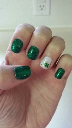 St Patricks Nail Designs, St Patrick Nails, Patrick Nails, Shamrock Nails, Irish Nails, Saint Patrick Nail, St Patrick's Day Nails, Unghie Sfumate, St Patricks Day Nails