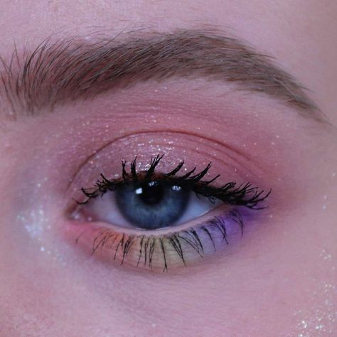 Soft Eyeshadow, Rainbow Eye Makeup, Healthy Makeup, All Natural Makeup, Pride Makeup, Rainbow Makeup, Colorful Eye Makeup, Makeup Eye Looks, Creative Eye Makeup