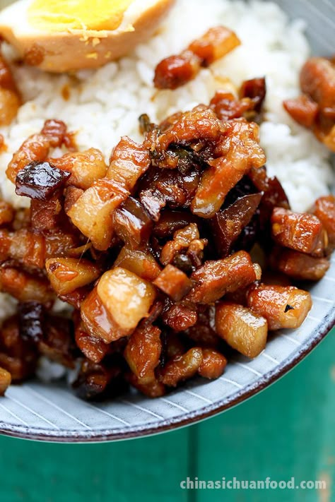 lu rou fan-Taiwanese braised pork over rice Recipes For Dinner Steak, Pork Over Rice, Steak Recipes For Dinner, Bbq Pork Roast, Steak On The Grill, Taiwanese Recipes, Steak Dinner Sides, Salad Steak, Steak And Potatoes