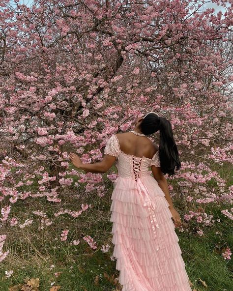 nikki • content creator 🕊 on Instagram: “How much Bridgerton inspo do you think I’ll be recreating this Spring? Honestly I’m not even sure yet myself 💗 | Wearing @amyjanelondon…” Ayanna Core, Black Bridgerton, Black Princesscore, Cute Feminine Outfits, Black Cottagecore, Reinventing Yourself, Coquette Outfits, More Feminine, Black Princess