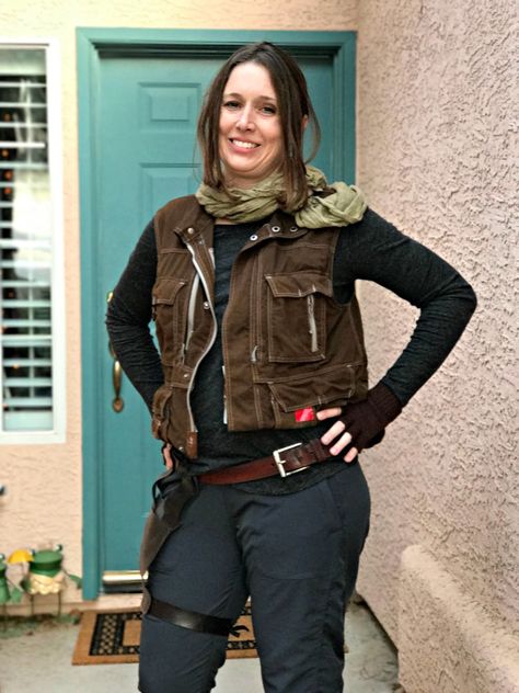 Rogue One Costume, Easy Diy Star Wars Costume, Diy Star Wars Costume, Star Wars Bounding, Jyn Erso Costume, Easy Star Wars Costumes, Halloween Costume Star Wars, Star Wars Jyn Erso, Modern Disney Outfits