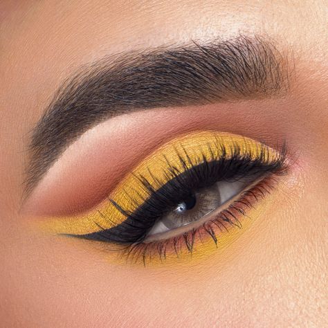 Yellow Eye Makeup, Drag Make-up, Yellow Makeup, Couture Makeup, Makeup Eyeshadow Palette, Eye Makeup Designs, Colorful Eye Makeup, Makeup Eye Looks, Creative Eye Makeup