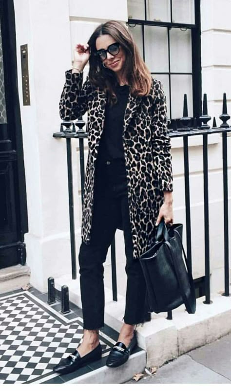 Coated Jeans Outfit, Effortless Style Casual, Gypset Style, Leopard Print Outfits, Blazer Outfits Casual, Leopard Print Blazer, Animal Print Outfits, Influencers Fashion, Leopard Print Dress