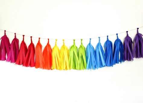 Tissue Paper Tassel Garland in Rainbow Colors (plus Pink!) Enter to WIN IT here: http://www.thetomkatstudio.com/tasselgarlandgiveaway/ Rainbow Tassel Garland, Paper Tassel Garland, Carnival Baby Showers, Tissue Paper Tassel Garland, Tissue Paper Tassel, Trolls Birthday Party, Rainbow Theme Party, Rainbow Parties, Rainbow Paper