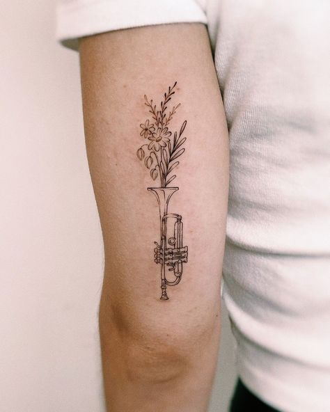 Fine Line Clarinet Tattoo, Trumpet With Flowers Tattoo, Simple Trumpet Tattoo, Jazz Inspired Tattoos, Tiny Trumpet Tattoo, Fine Line Trumpet Tattoo, Music Line Tattoo, Fineline Music Tattoo, Euphonium Tattoo