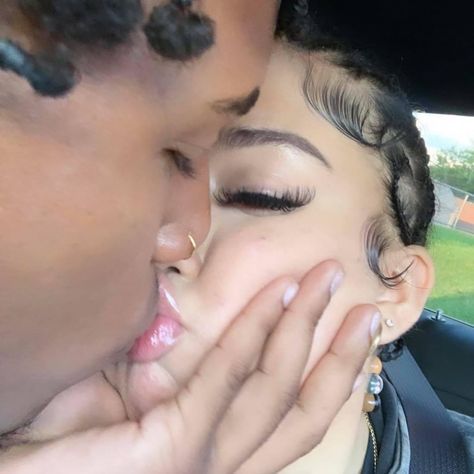 Mixed Couple Pfp, Love Aesthetics Black Couple, Aesthetic Couple Pics Black, Aesthetic Black Couple Pics, Black Les Couples Goals, Blck Couple Aesthetic, Relationship Goals Tumblr, Mood With Bae, Ebony Love