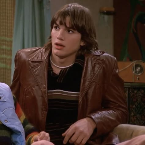 Ashton Kutcher Early 2000s, Ashton Kutcher That 70s Show, Ashton Kutcher 2000s, Young Ashton Kutcher, Kelso That 70s Show, Michael Kelso, Hot Diggity Dog, Ashton Kutcher, 70s Show