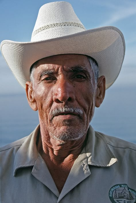 Old Man Cowboy, Cowboy Portrait Photography, Old Man Photo, Cowboy Hat Portrait, Man Wearing Cowboy Hat, Cowboy Portrait, Progresso Mexico, Cowboys Old Photos, Mexican Man