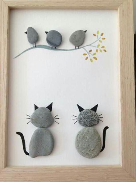 Rock Pictures Diy Pebble Art, Rocks Decor, Caillou Roche, Christmas Pebble Art, Stone Pictures Pebble Art, Pebble Art Family, Painted Rock Animals, Art Pierre, Stone Art Painting