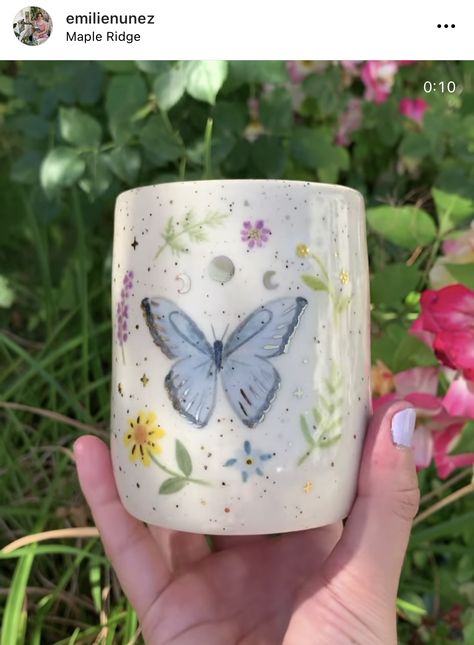 Butterfly Pottery Painting Ideas, Ceramic Mug Designs Painted, Color Me Mine Ideas, Butterfly Pottery, Pottery Butterfly, Ceramic Cafe, Diy Pottery Painting, Color Me Mine, Pottery Patterns