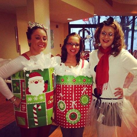 22 Fun and Quirky Christmas Costume Ideas For Your Holiday Party | Christmas Celebrations Christmas Costume Ideas, Diy Christmas Costumes, Christmas Costumes Diy, Funny Christmas Costumes, Diy Christmas Outfit, Christmas Costumes Women, Christmas Party Costume, Snowman Costume, Christmas Dress Up