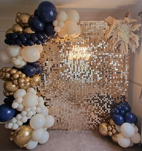 How gorgeous is my new vanilla gold wall?? 😍😍😍 This set up really gives your party the wow factor doesn't it?? You don't need a venue for a set up like this, size can be adjusted just like this one was! #sequins #sequinwall #shimmerwall #backdrop #setup #balloon #balloons #balloonviral #balloondecoration #balloondecor #balloondisplay #balloonartist #southamptonballoons #southamptonbusiness #smallbusiness #hampshireballoons #hampshirebusiness #southampton #hampshire #navy #gold #cream #pam... Navy And Gold Balloons, Gatsby Balloon Decor, Backdrop Setup, Hanging Balloons, Shimmer Wall Backdrop, Sequin Wall, Gala Event, Shimmer Wall, Balloon Display