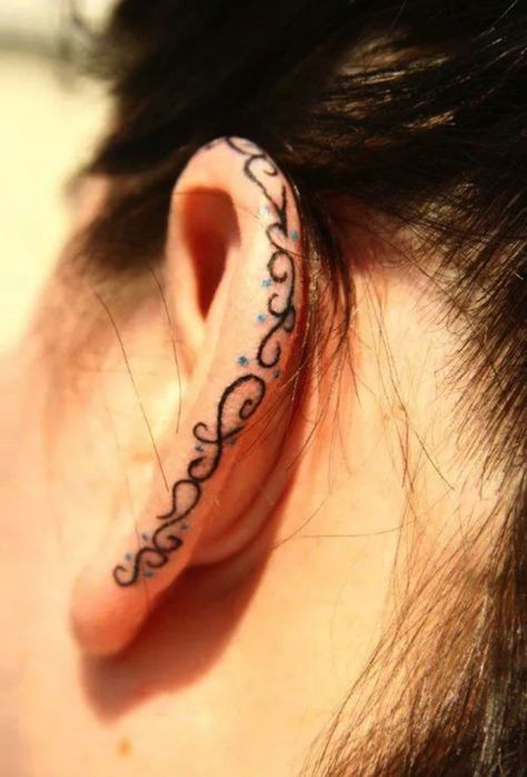 Helix Tattoo Trend Is Taking Over Instagram, And These 10+ Pics Will Make You Want To Get One Too Helix Tattoo Ideas, Inner Ear Tattoo, Toe Tattoos, Behind Ear Tattoos, Baby Tattoo Designs, Feminine Tattoo Sleeves, Ear Tattoos, Tattoo Trend, Helix Ear