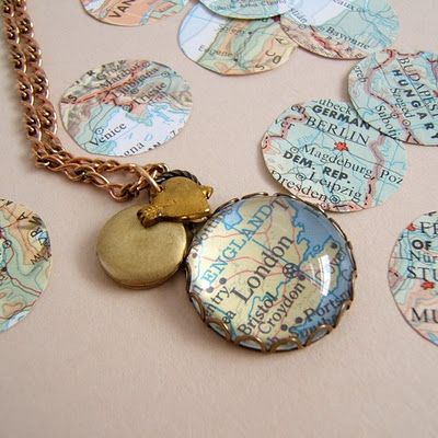 maps Map Pendant, Map Necklace, A Necklace, Bijoux Diy, Vintage Map, Cute Crafts, Resin Jewelry, Resin Crafts, Vintage Necklace