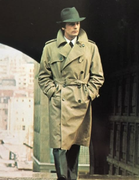 Vintage Classy Outfits, Detective Outfit, 1950s Mens Fashion, Men's Trench Coat, Trench Coat Outfit, Vintage Mens Fashion, Trench Coat Men, Mens Outfit Inspiration, Alain Delon