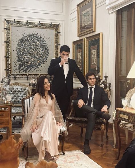 Party Aethstetic, Billionaire Family, Single Aunt, Rich Lifestyle Luxury, Nate Archibald, Gentleman Aesthetic, Strict Parents, Ceiling Design Living Room, Super Rich Kids