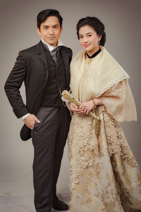 Noli Me Tangere Characters, Crisostomo Ibarra, Maria Clara At Ibarra, Filipino Traditional Clothing, Filipiniana Wedding Dress, Recital Poster, Modern Filipiniana Dress, Filipiniana Wedding, Filipino Clothing