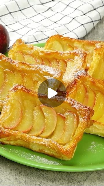 380K views · 10K likes | Cookist Wow on Instagram: "Place the ingredients on the baking tray, then cover them with a puff pastry sheet and bake! 🙌 It’s the easiest method to make flaky and delicious apple tarts 🍎😋 Try it NOW!  👉INGREDIENTS Apple slices Honey Puff pastry Powdered sugar Beaten egg  👉METHOD 1. Pour 6 drizzles of honey on top of the baking paper. 2. Spread a little with a spoon. 3. Place apple slices on top of each drizzle of honey. 4. Add a splash of honey on top of the apples and place a rectangle of puff pastry on top of each batch of apples. Press the edges down well with your fingers. Brush with egg. 5. Bake for 15 minutes at 180ºC (356ºF). 6. Sprinkle with icing sugar to serve.  What other fruit would you also use? 😍  #cookistwow #cookistrecipe #recipes #easy #quic Puff Pastry Sheets Recipe, Apple Slices Recipes, Honey Puff Pastry, Easy Apple Tart, Puff Pastry Breakfast, Puff Pastry Apple Pie, Easy Puff Pastry Desserts, Apple Dessert Recipes Easy, Baked Apple Slices