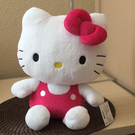 Hello Kitty Plush, Sanrio Hello Kitty Plushys, Giant Hello Kitty Plush, Hello Kitty Things, Hello Kitty Plushies, Plush Sanrio, Hello Kitty Plushie, Kitty Aesthetic, Ipad Essentials, Baby Movie