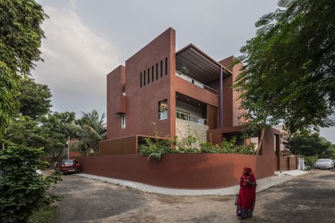 Red Box House / The Grid Architects | ArchDaily Grid Architects, Box House, Compact House, Urban Fabric, Box Houses, Ground Floor Plan, Building Facade, Home Building Design, Architecture Student