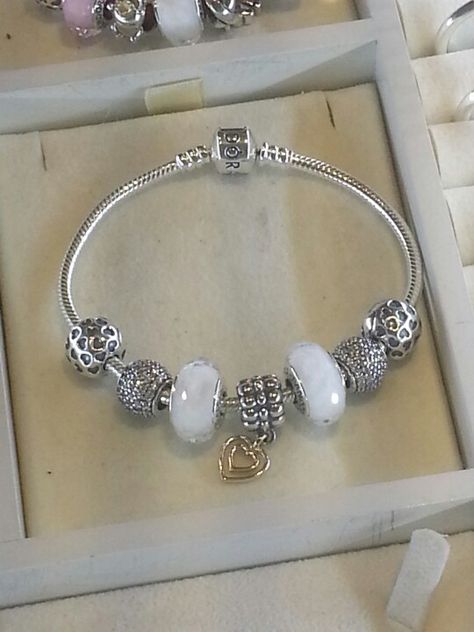 Pandora Bracelets White Blanc Silver Argent Bijoux et charms à retrouver sur… Pandora White, Rings Pandora, Bracelets Pandora, Pandora Bracelet Designs, Pandora Inspiration, Pandora Collection, Jewelry Pandora, Charms Pandora, White Bracelet