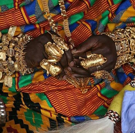 Ghana Culture, African Royalty, Warrior King, Afrique Art, Contemporary African Art, Kente Cloth, African Jewelry, African Culture, African Beauty