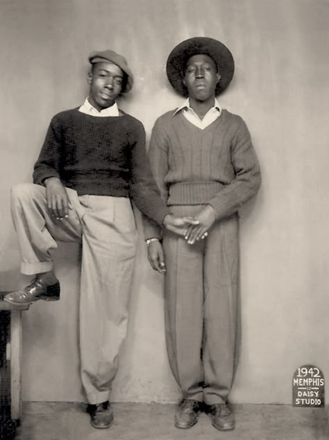 Photo Of Friends, African American Clothing, Beale Street Memphis, Beale Street, Design Moda, Memphis Tennessee, Studio Photo, African American History, Gay Love