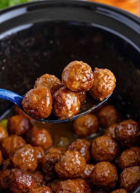 Mississippi Meatballs, Publix Bakery, Hamburger Stew, Over Mashed Potatoes, Slow Cooker Casserole, Grape Jelly Meatballs, Brown Gravy Mix, Easy Hamburger, Mississippi Pot Roast