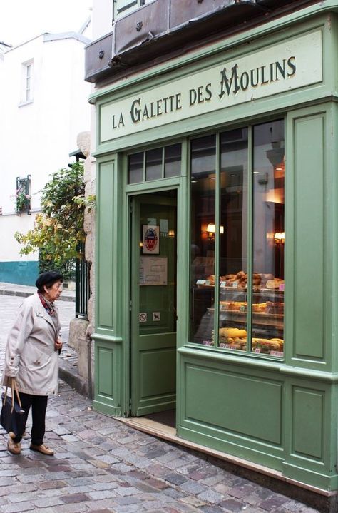 Small Bakery Shop, Bakery In Paris, North France, Paris Bakery, Bakery Shop Design, Bakery Interior, Small Bakery, Shop Facade, Bread Shop