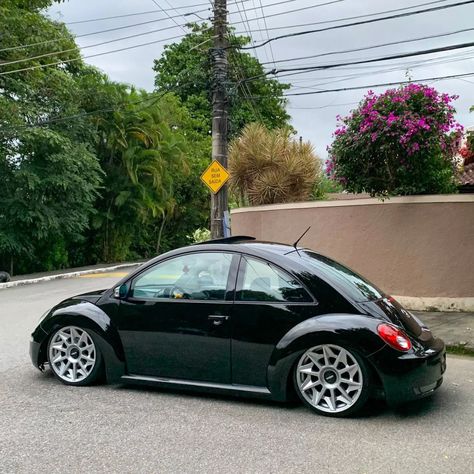 Car Beetle, Beetle Volkswagen, Black Beetle, Cars On The Road, Beetle Vw, Volkswagen Beetle Convertible, Vw New Beetle, Hippie Car, Volkswagen New Beetle