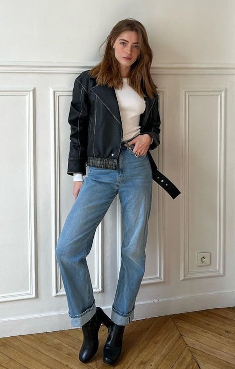 camille_pidoux on insta Camille Pidoux Style, Camille Monfort, Outfits Uni, Classy Beauty, English Project, Wife Material, Fashion Guide, Men Fashion Casual Outfits, Style Minimalist